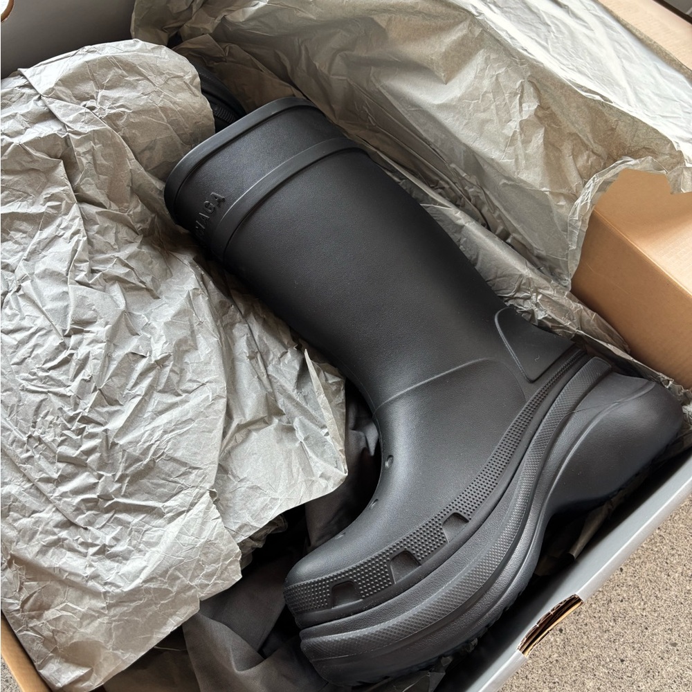 Balenciaga x Crocs Rubber Boots – Black, Size 42 EU - Fits like US Men’s 9 - Picture 2 of 6